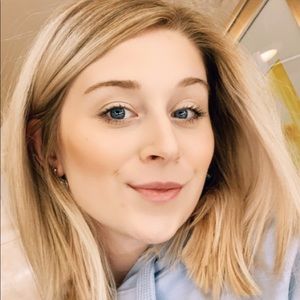 Meet your Posher, Mia